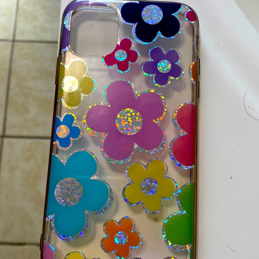 It’s a iPhone 11 case it’s super pretty and it protects your phone
